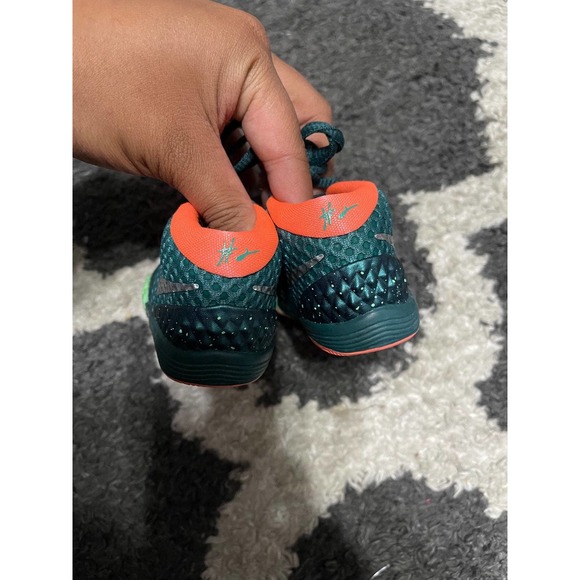 Nike Kyrie Flytrap Shoes - Picture 4 of 6